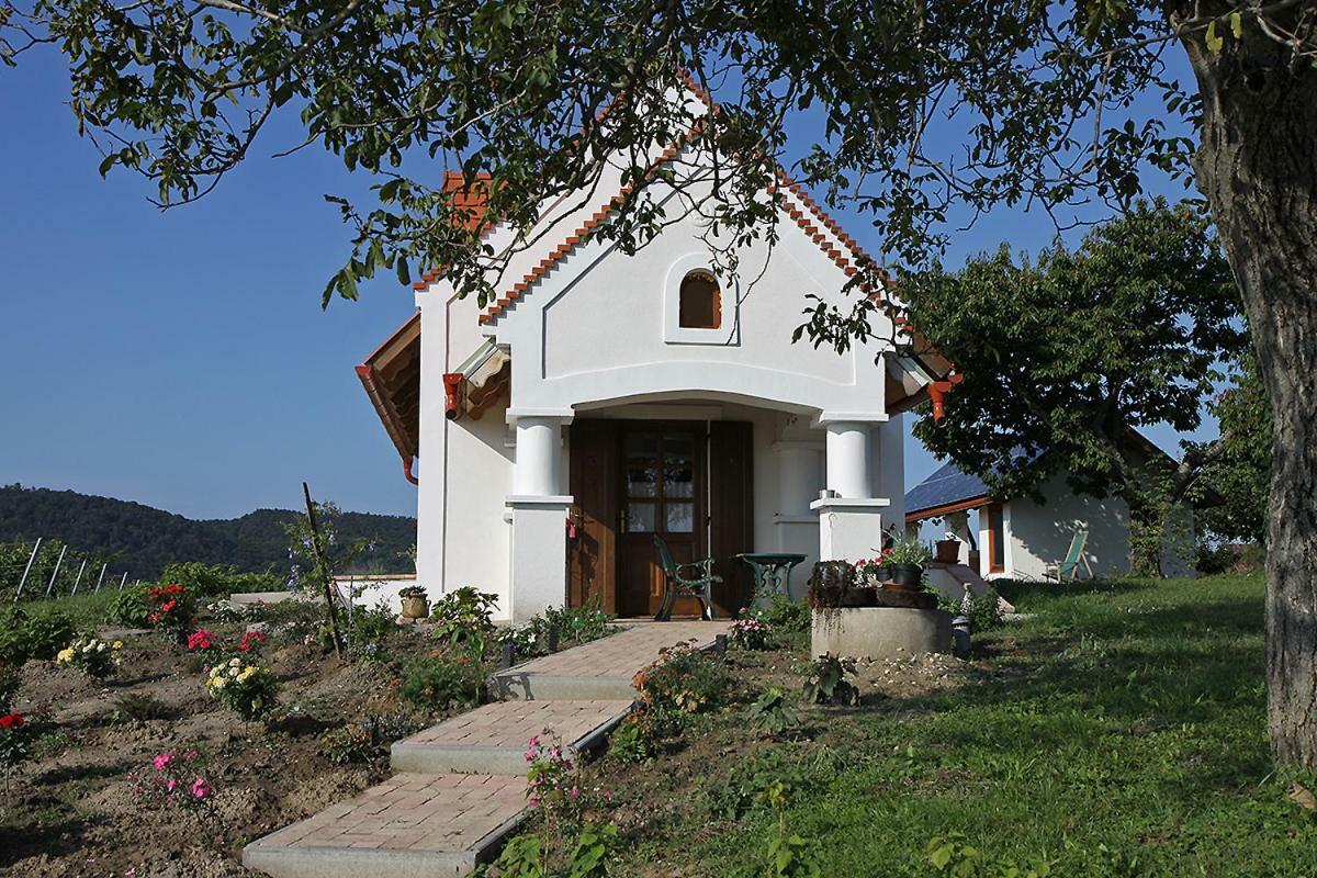 Вилла Casa Beata Lesencetomaj Экстерьер фото